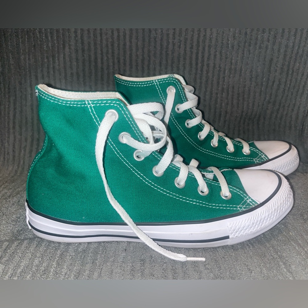 Kelly green high top converse (like new)
